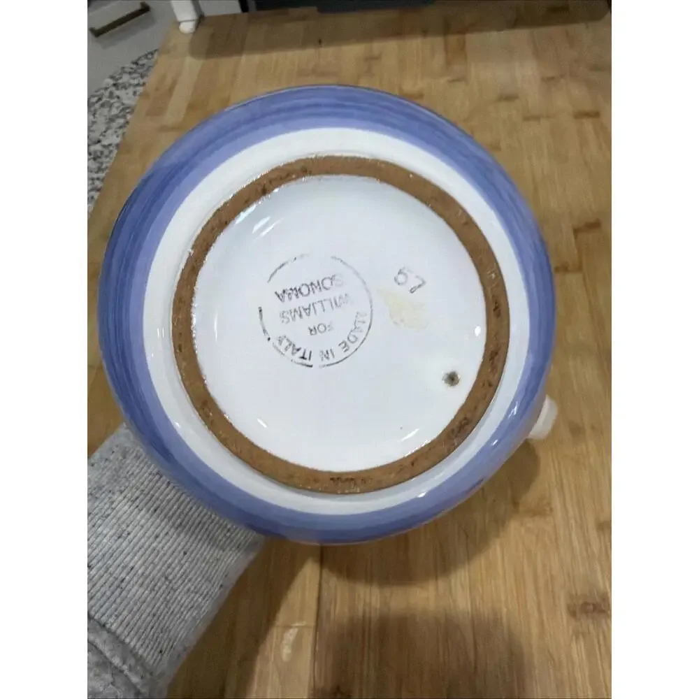VTG Williams Sonoma Marisol 32 Oz Pitcher 5 3/4” Tall *